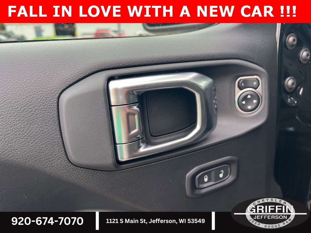 New 2026 Jeep Wrangler Rubicon w/ Technology Group image 17