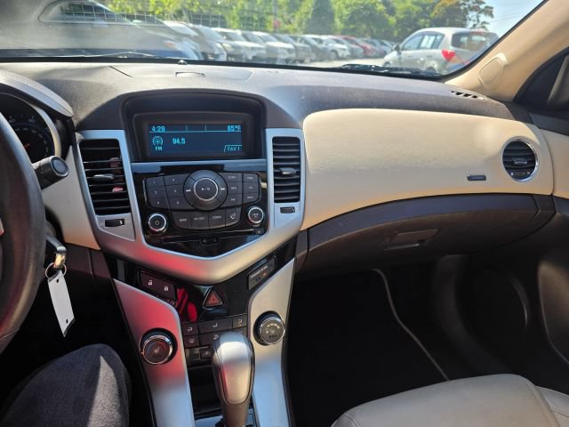 Used 2012 Chevrolet Cruze LT FWD image 16