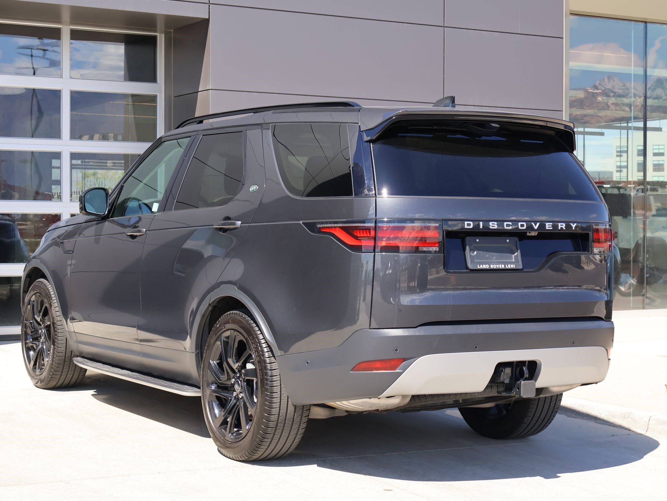 Certified 2025 Land Rover Discovery S AWD/4WD image 10