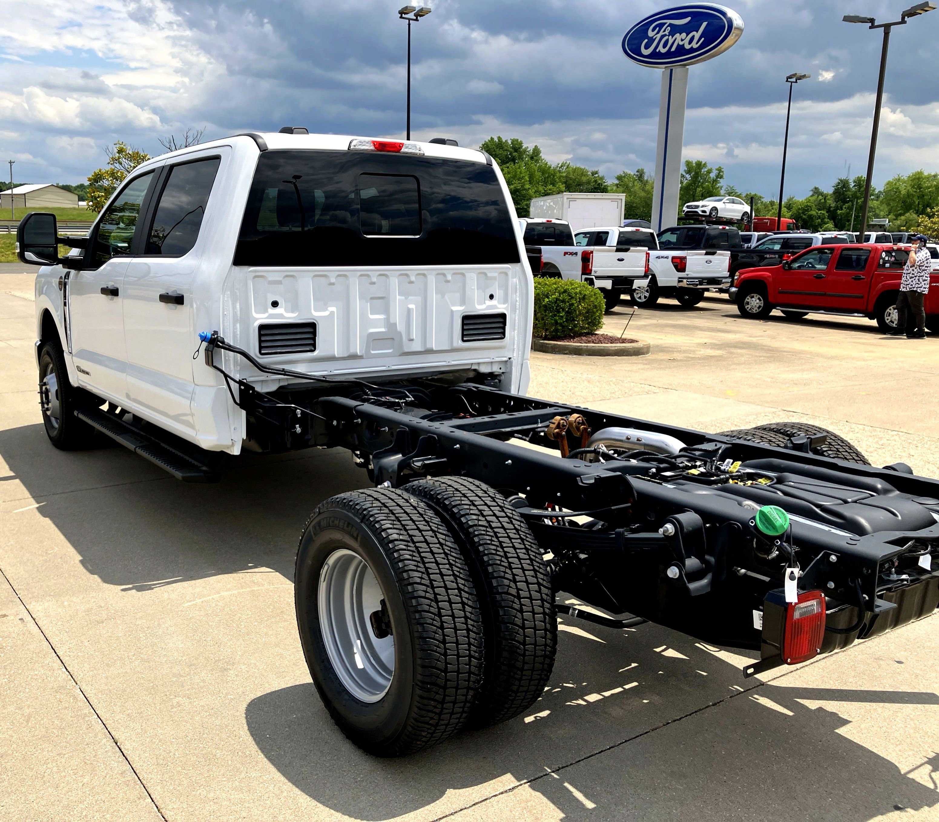 New 2025 Ford F350 XL w/ XL Chrome Package image 3