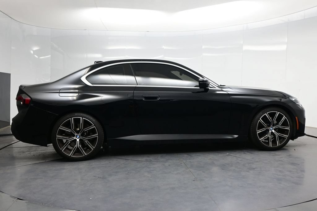 Used 2022 BMW 230i Coupe w/ Convenience Package RWD image 5