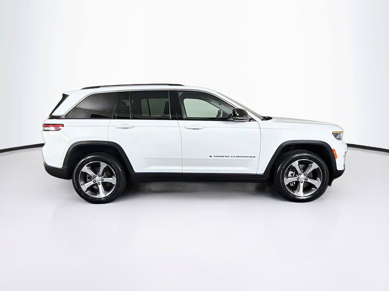 Used 2022 Jeep Grand Cherokee Limited 4xe AWD/4WD image 12