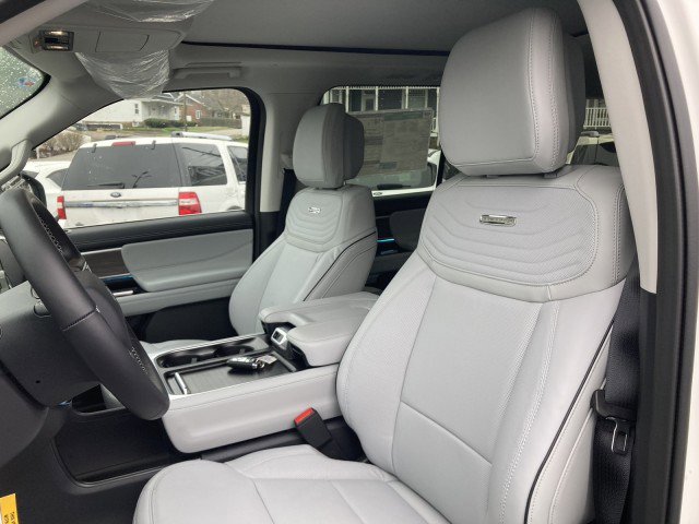 Used 2026 Ford Expedition Max Platinum w/ Platinum Ultimate Package AWD/4WD image 11