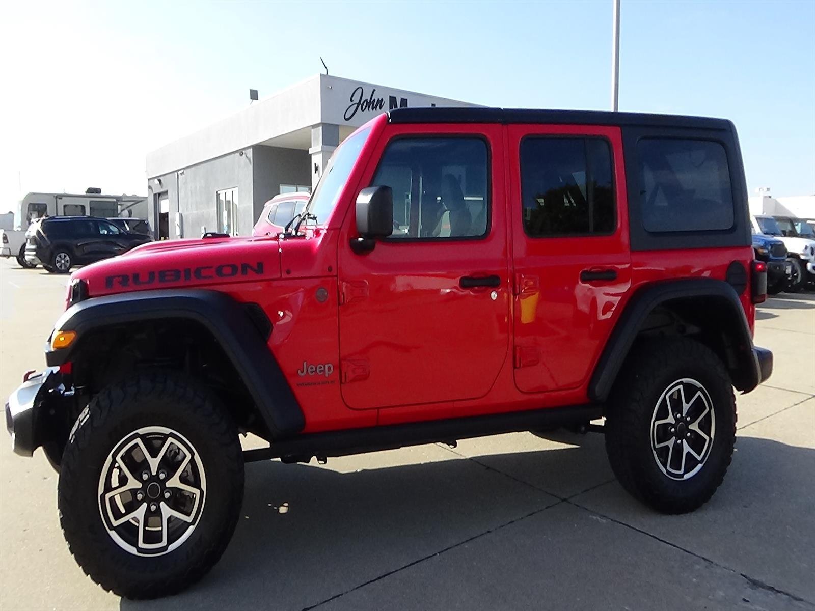 Certified 2025 Jeep Wrangler Unlimited Rubicon w/ Convenience Group AWD/4WD image 1