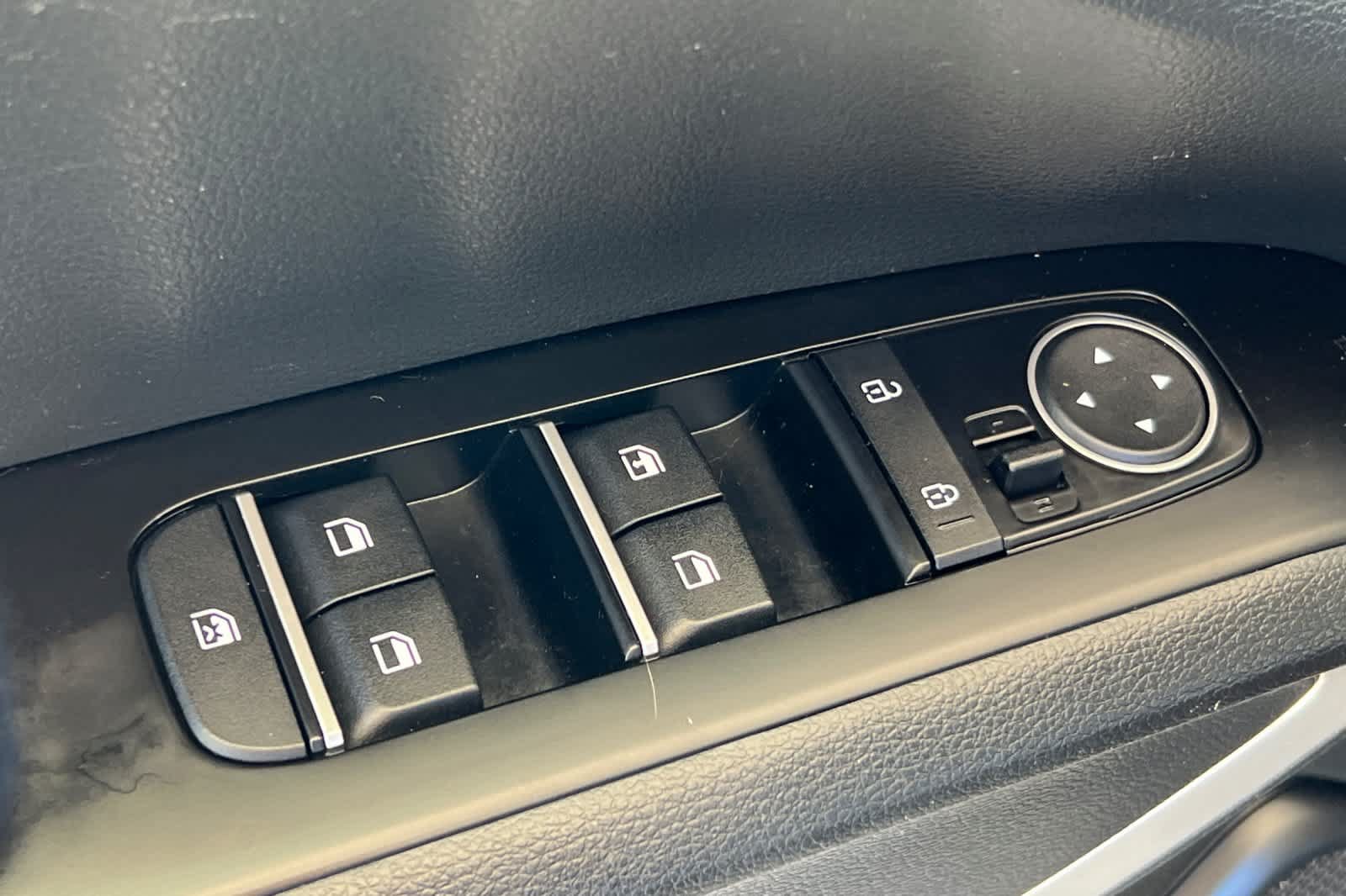 Used 2023 Kia Soul LX w/ LX Technology Package FWD image 13