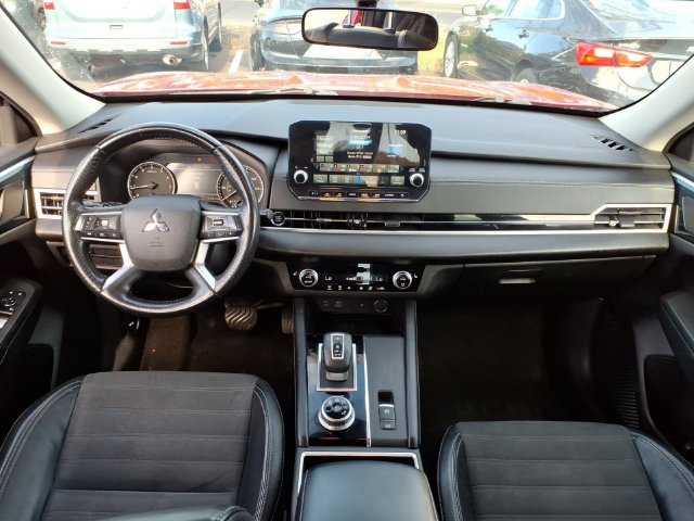 Used 2022 Mitsubishi Outlander SE FWD image 12