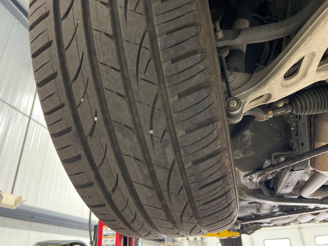 Used 2003 Ford Thunderbird image 38