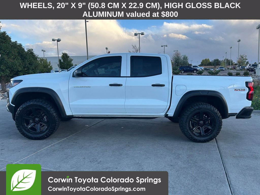 Used 2025 Chevrolet Colorado Trail Boss AWD/4WD image 4