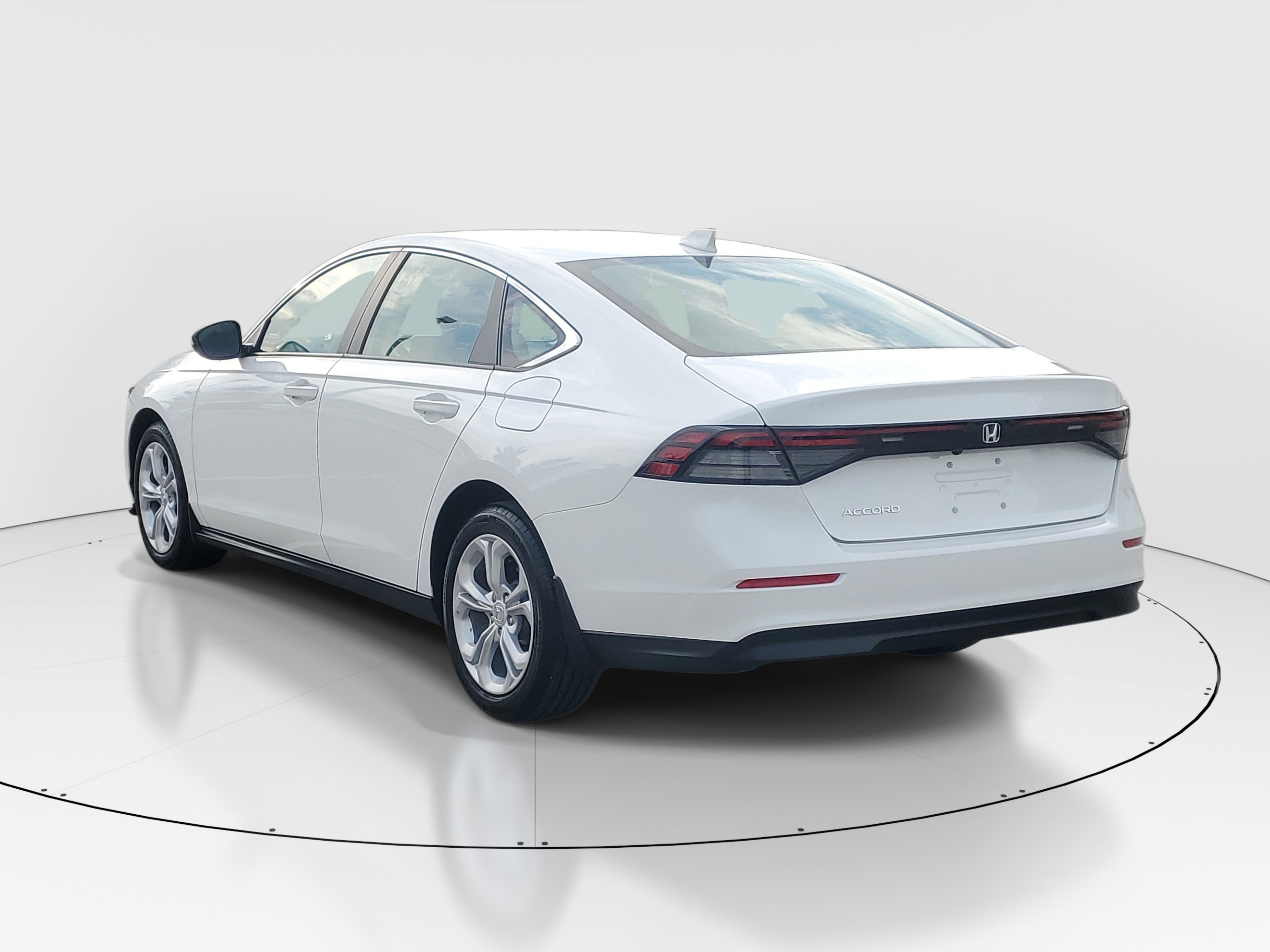 Used 2025 Honda Accord LX image 11