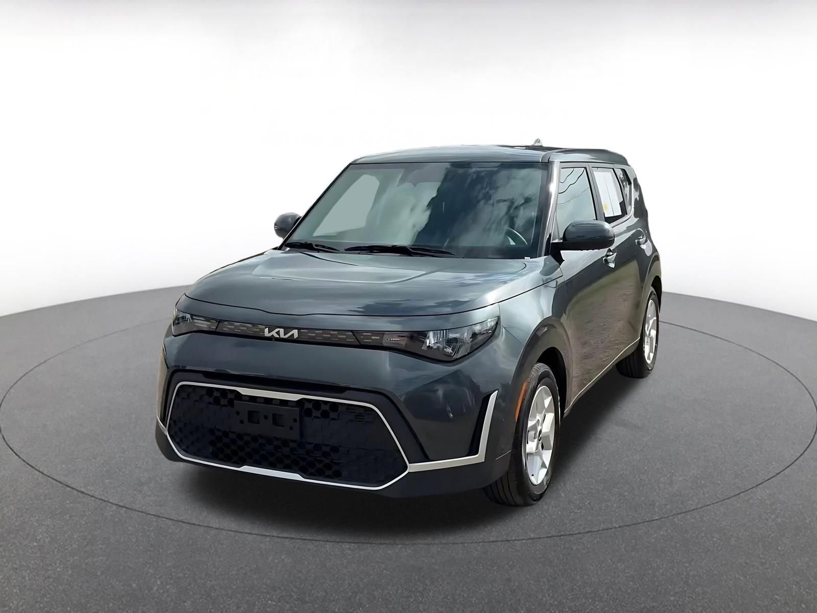 Used 2025 Kia Soul LX w/ LX Technology Package image 5