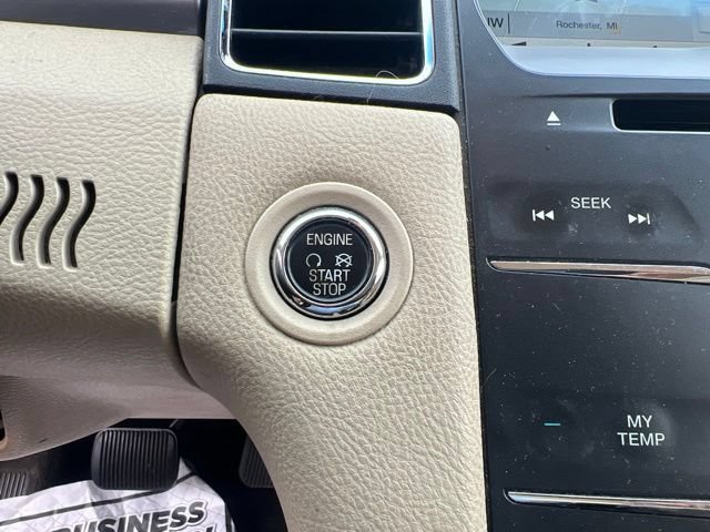 Used 2017 Ford Taurus SEL w/ Equipment Group 201A FWD image 27