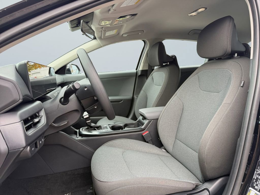 New 2025 Kia K4 LXS image 9