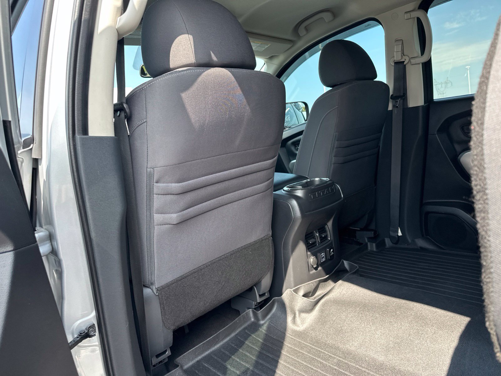 Used 2020 Nissan Titan SV w/ SV Convenience Package AWD/4WD image 22