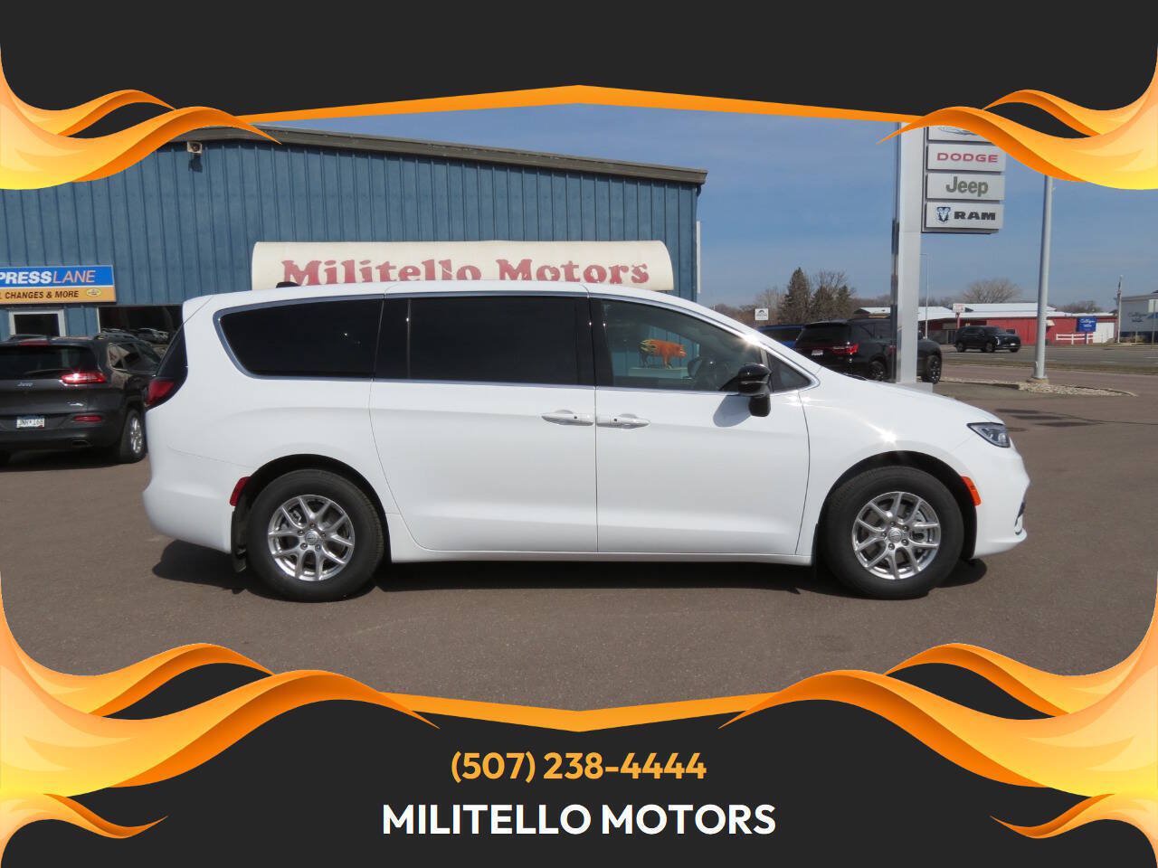 New 2026 Chrysler Pacifica Select