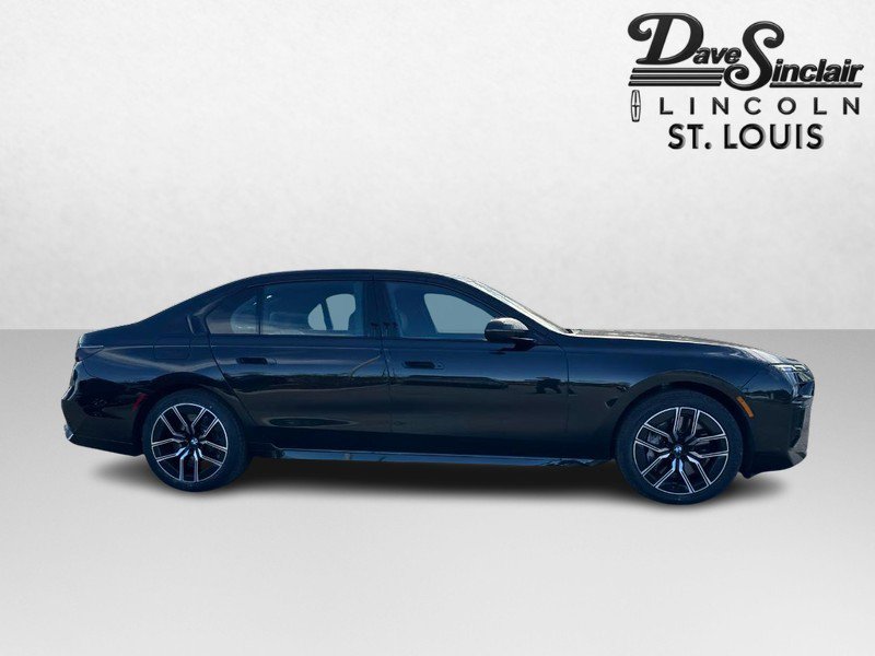 Used 2023 BMW 760i xDrive image 4