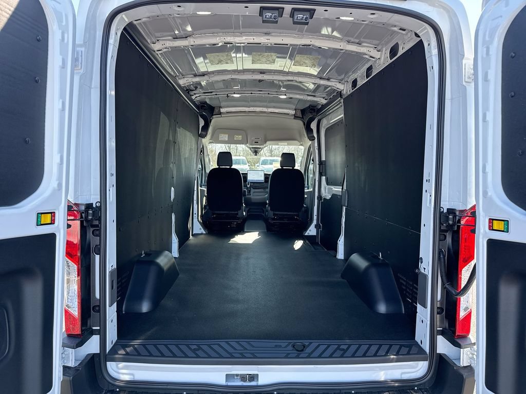New 2026 Ford Transit 250 148 Medium Roof w/ Load Area Protection Package RWD image 23