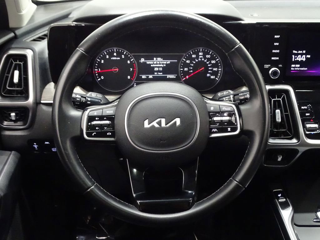Used 2022 Kia Sorento EX w/ Panoramic Sunroof Package image 27