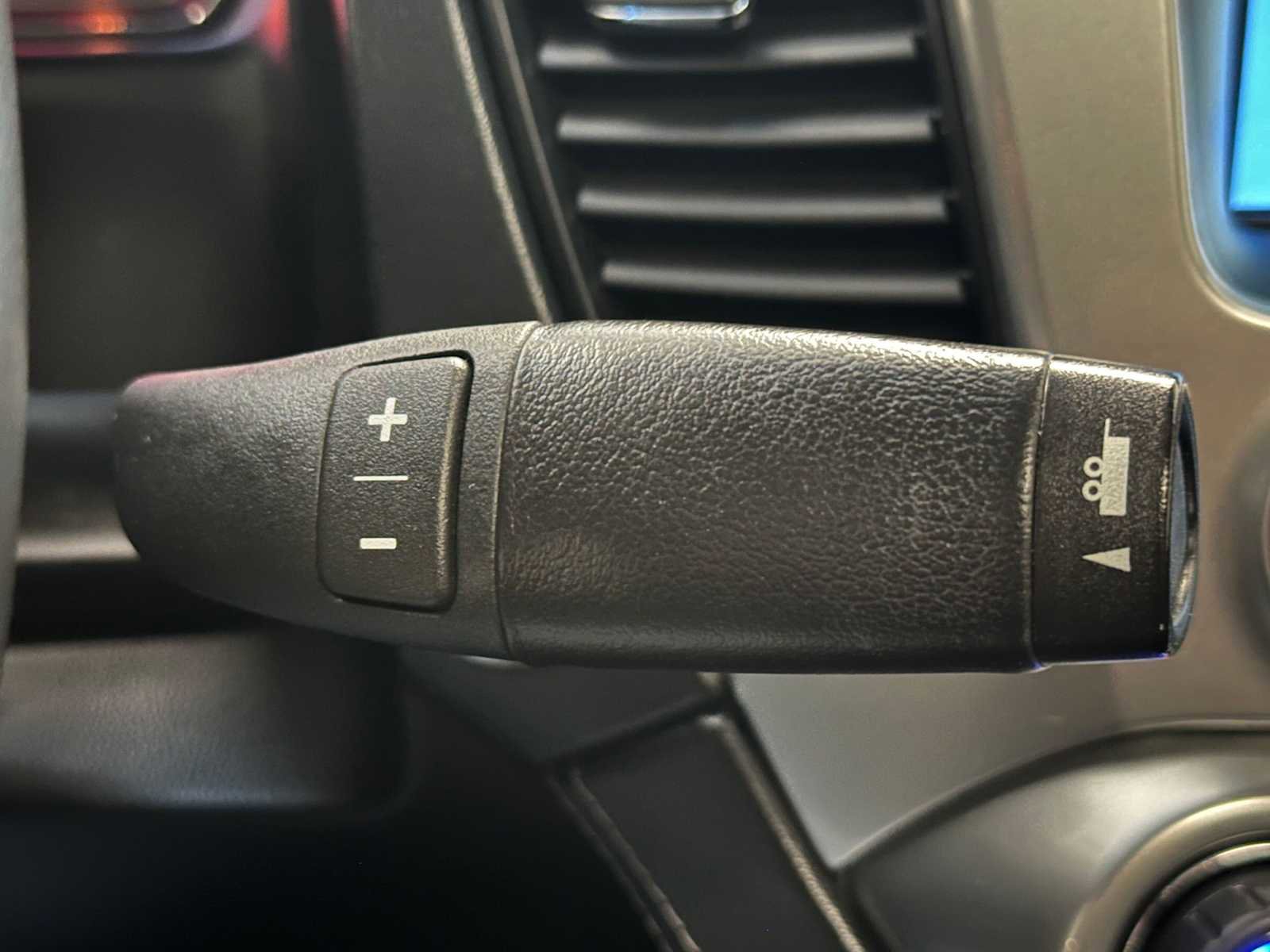 Used 2015 Chevrolet Suburban LT w/ Luxury Package AWD/4WD image 16