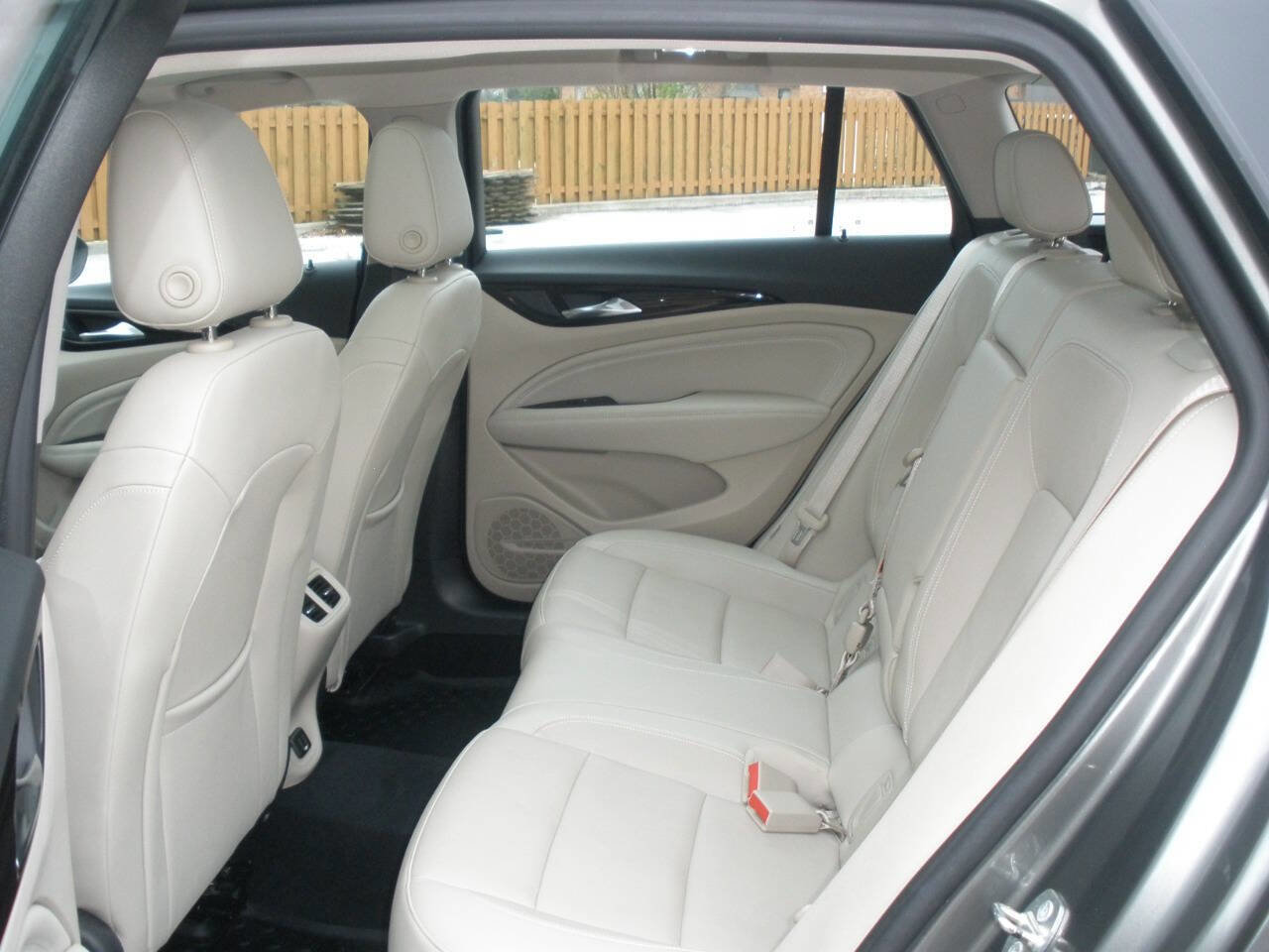 Used 2019 Buick Regal Essence w/ Driver Confidence Package I image 29