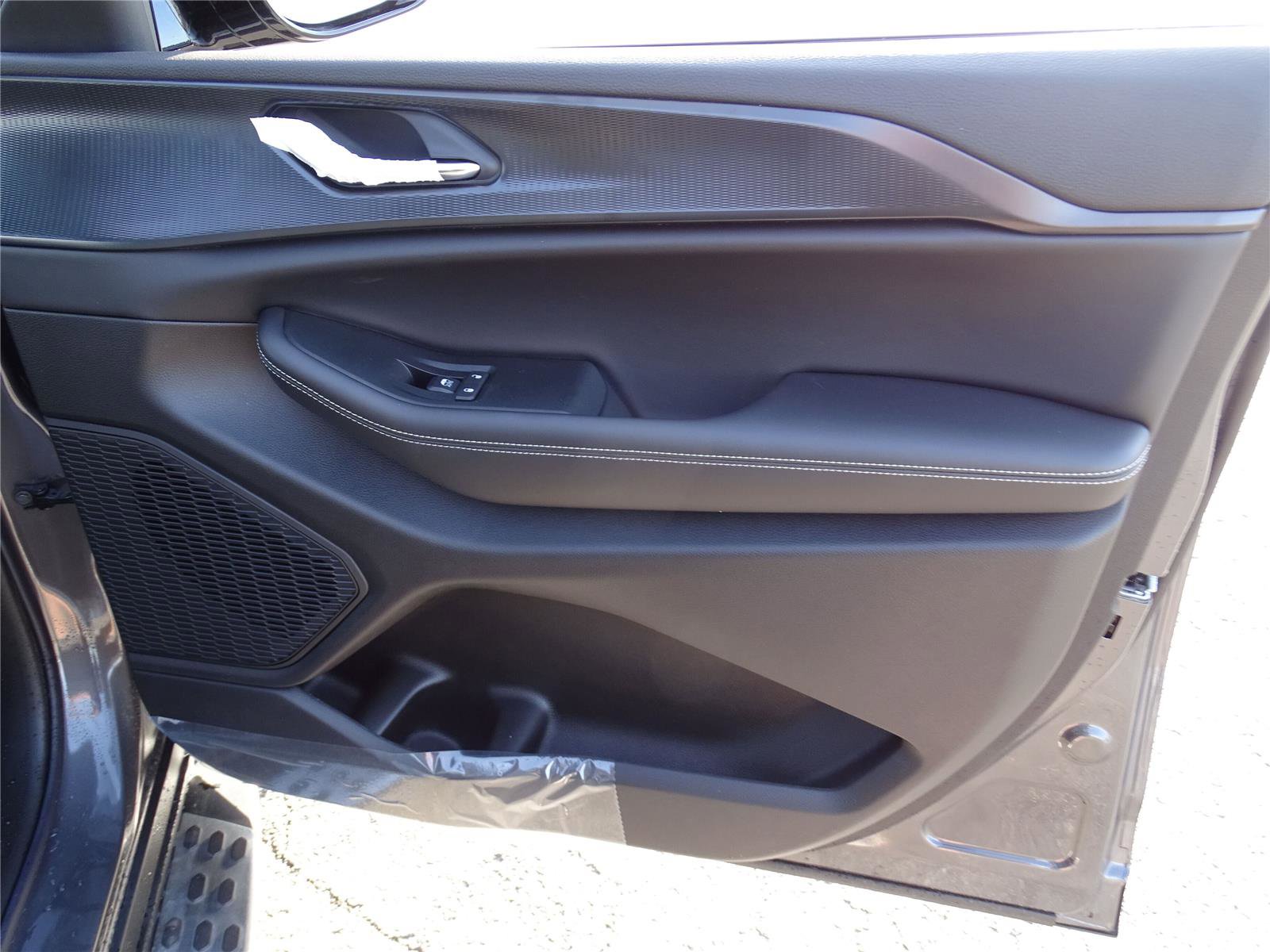 Used 2025 Jeep Grand Cherokee L Altitude image 6