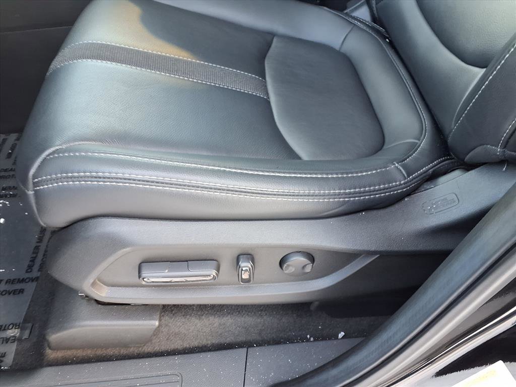 Certified 2025 Honda Pilot Touring image 16