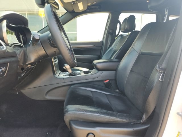 Used 2018 Jeep Grand Cherokee Altitude RWD image 28