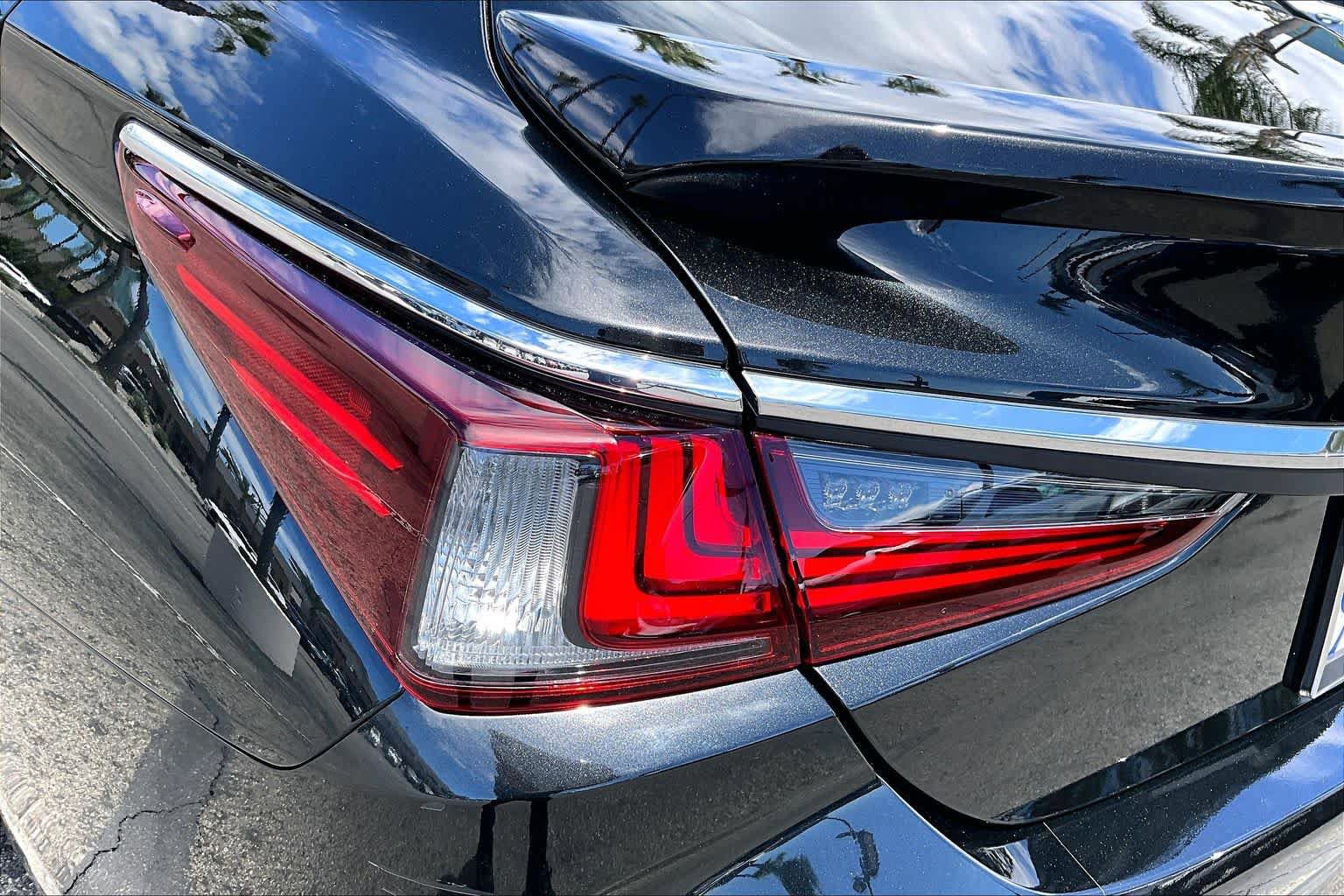 Used 2023 Lexus ES 250 w/ Premium Package AWD/4WD image 27