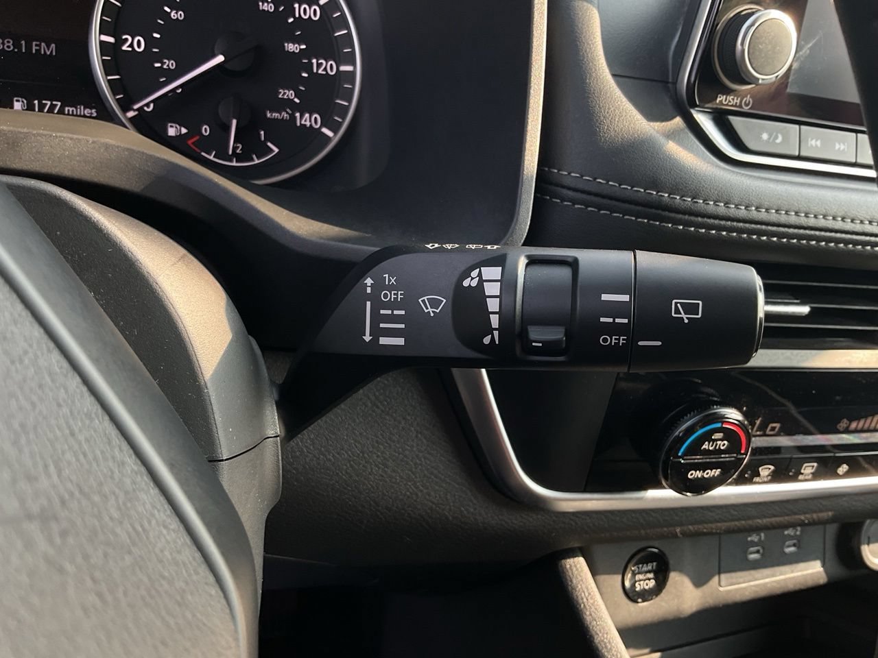 Used 2025 Nissan Rogue SV FWD image 33