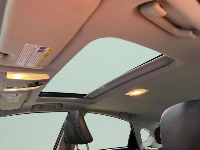 Used 2013 Toyota Prius Four w/ Deluxe Solar Roof Pkg FWD image 20