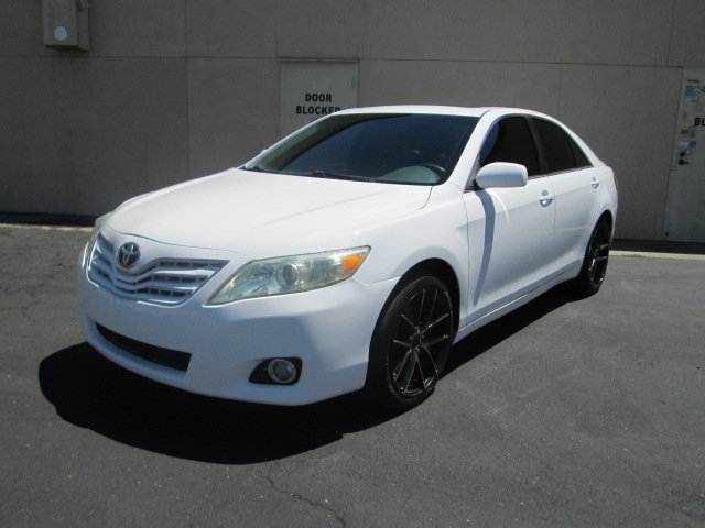 Used 2011 Toyota Camry XLE w/ SE/XLE Extra-Value Pkg