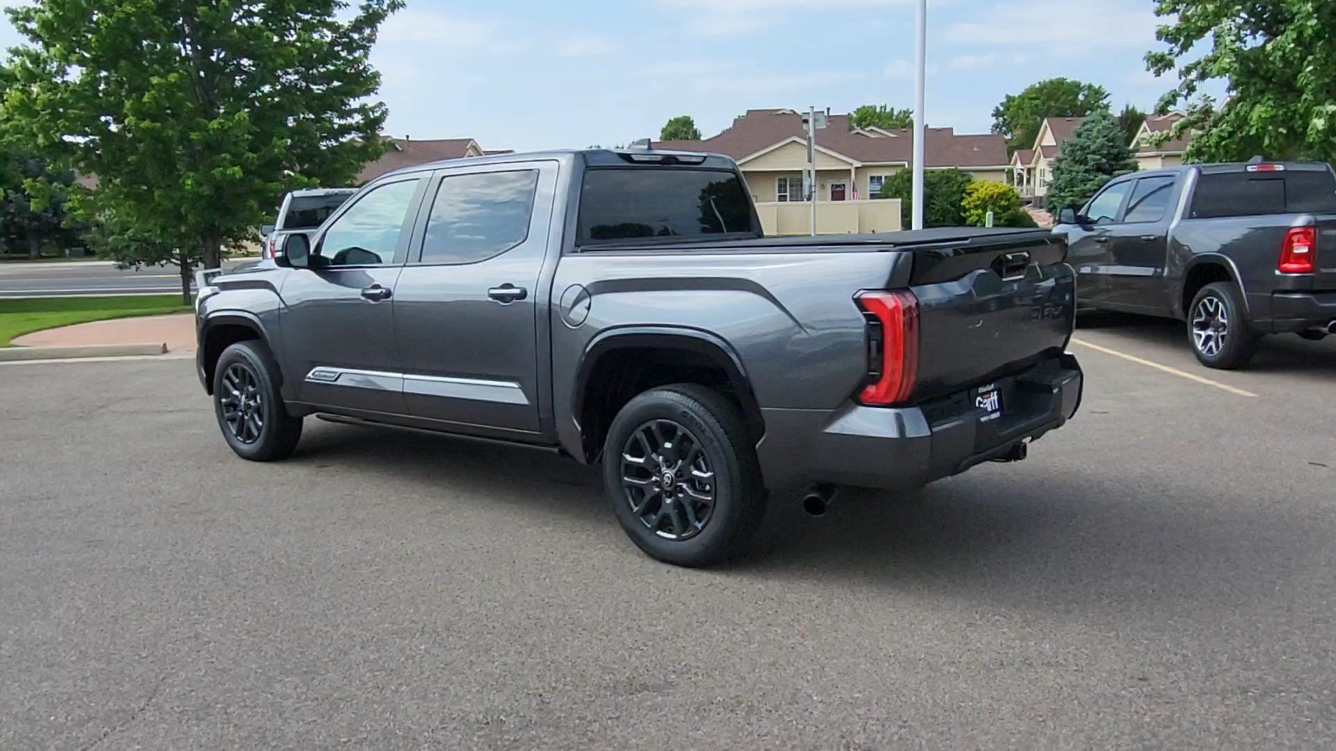 Used 2025 Toyota Tundra Platinum AWD/4WD image 3