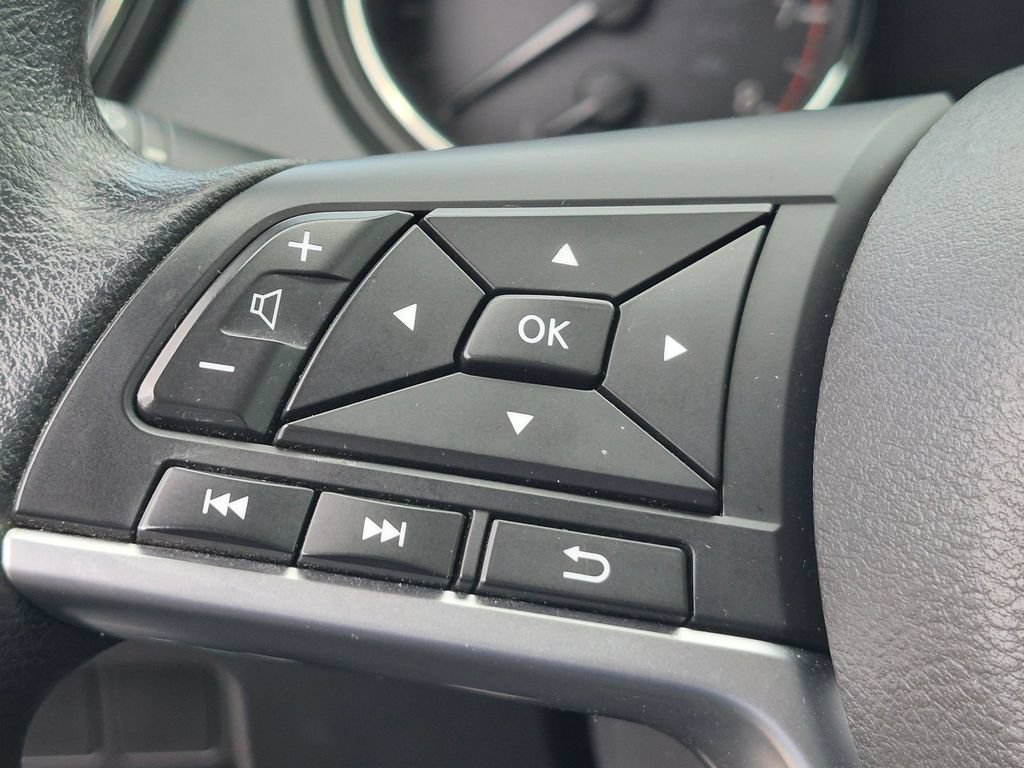 Used 2017 Nissan Rogue Sport SV FWD image 16