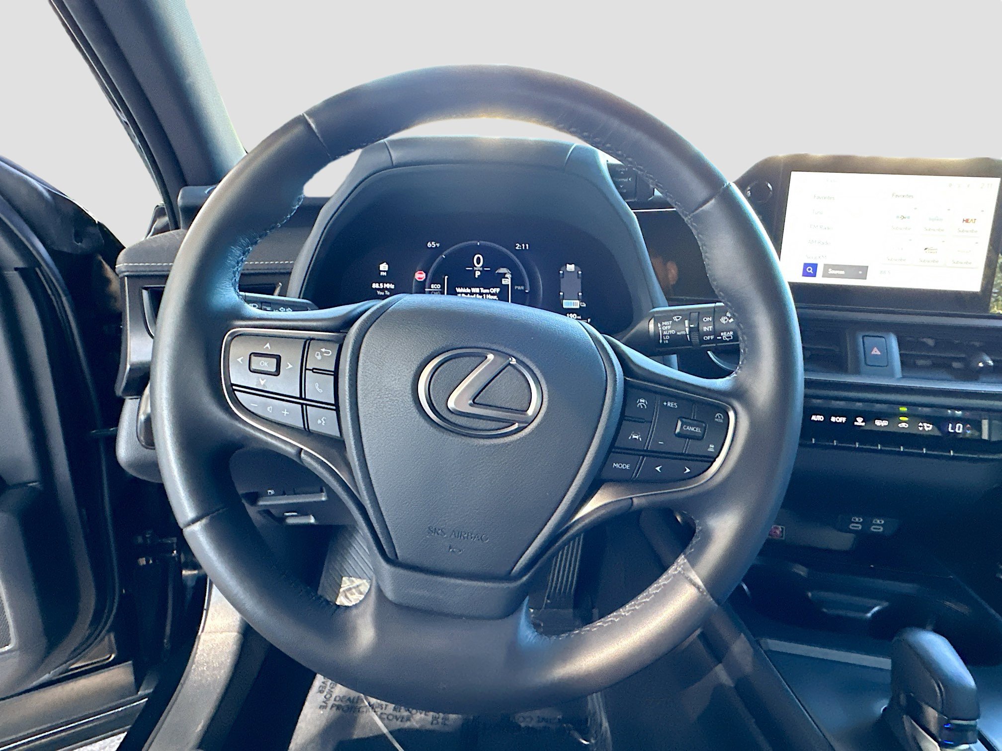 Used 2025 Lexus UX 300h FWD image 11