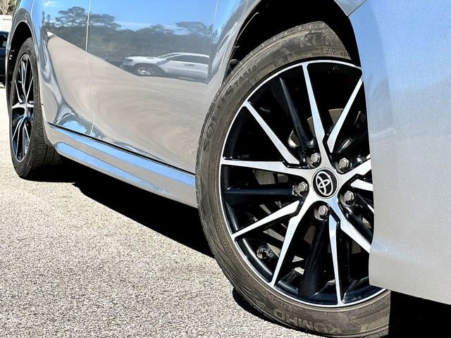 Used 2021 Toyota Camry SE image 2