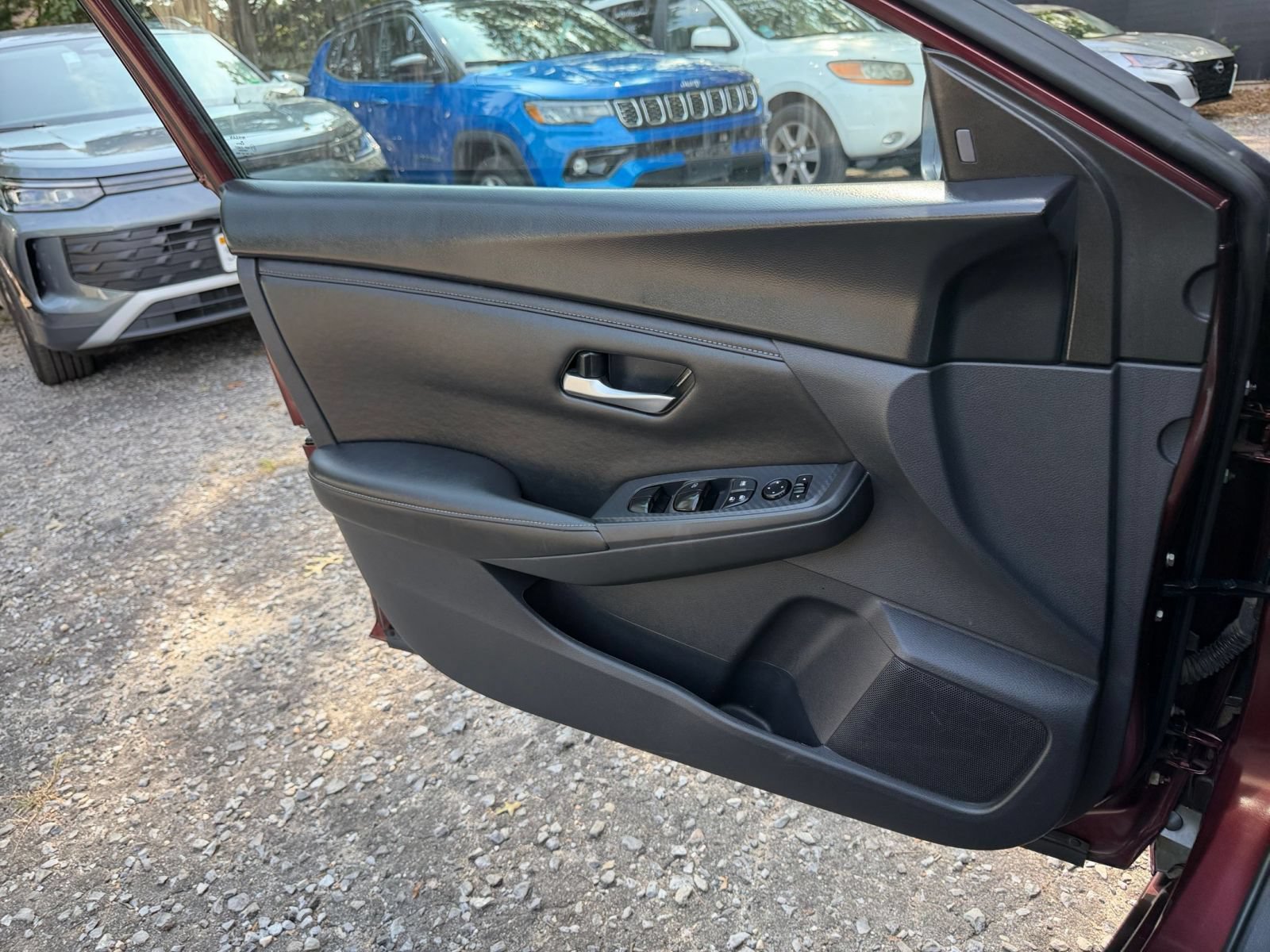 Used 2025 Nissan Sentra SV FWD image 18
