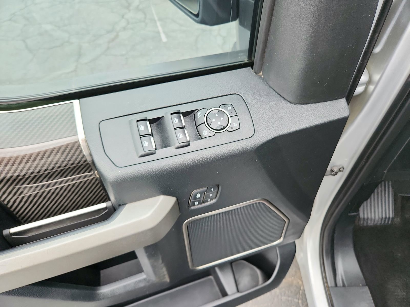 Used 2019 Ford F150 Raptor w/ Equipment Group 802A Luxury AWD/4WD image 22