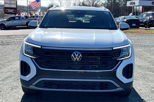 Used 2025 Volkswagen Atlas Cross Sport SE image 7