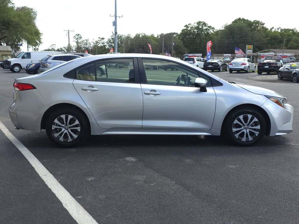Used 2022 Toyota Corolla LE image 4