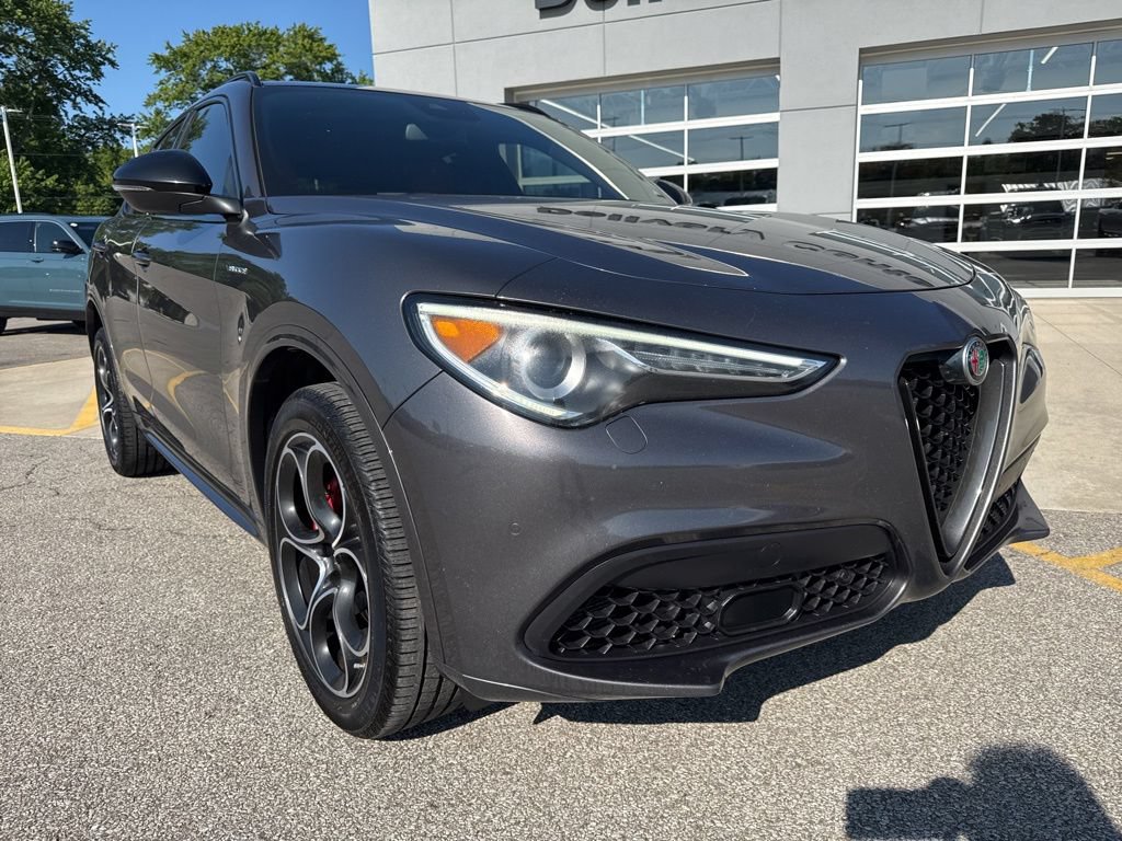 Used 2022 Alfa Romeo Stelvio Veloce AWD/4WD image 15