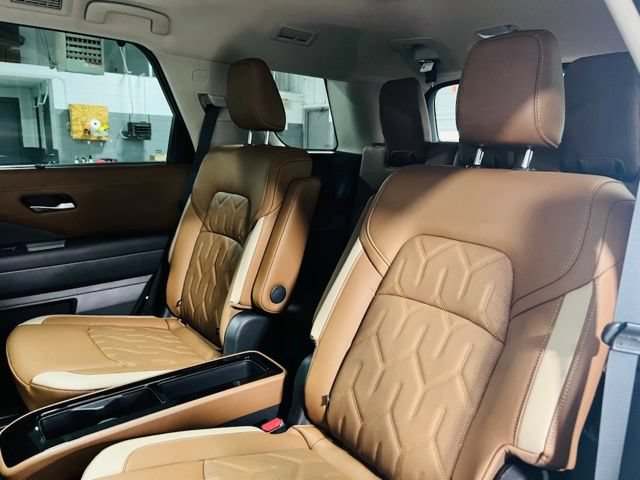 New 2026 Nissan Pathfinder Platinum FWD image 28