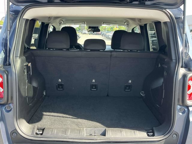 Used 2023 Jeep Renegade Latitude AWD/4WD image 19