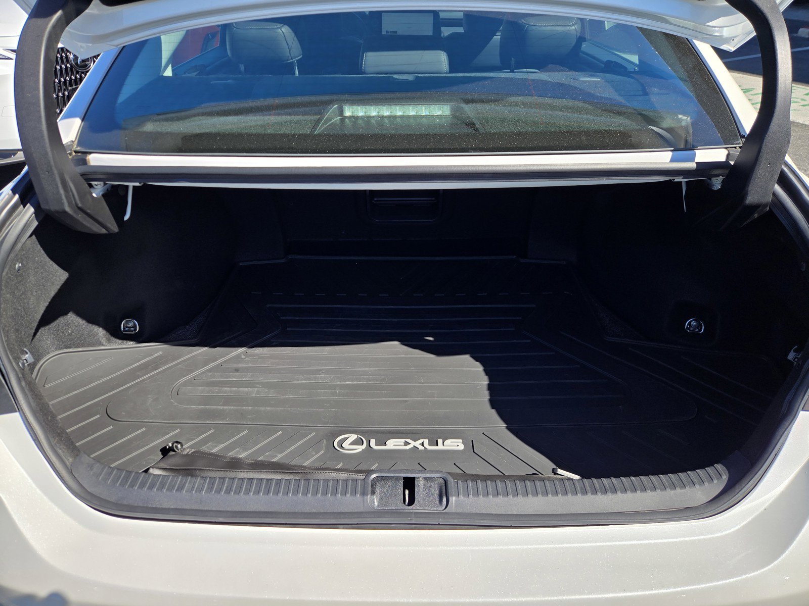 Certified 2024 Lexus ES 300h w/ Accessory Package (Z2) FWD image 27