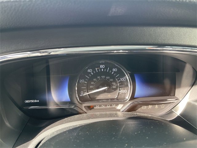 Used 2017 Lincoln Navigator Select image 4