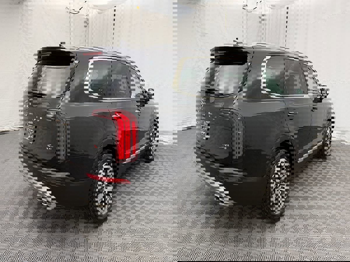 Used 2020 Kia Telluride S w/ S 8 Passenger Seating Package AWD/4WD image 5