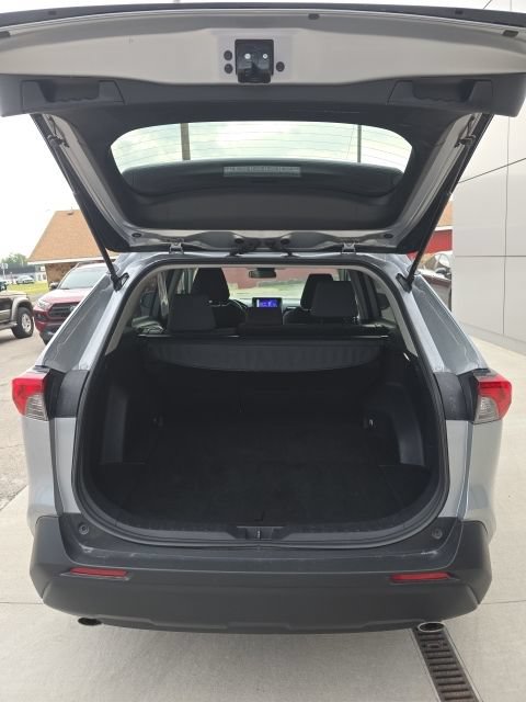 Used 2025 Toyota RAV4 XLE AWD/4WD image 22