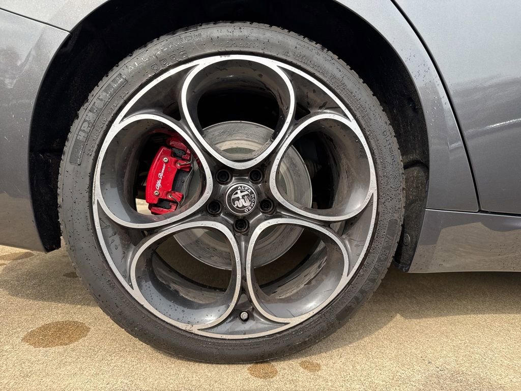 Used 2022 Alfa Romeo Giulia Veloce image 21