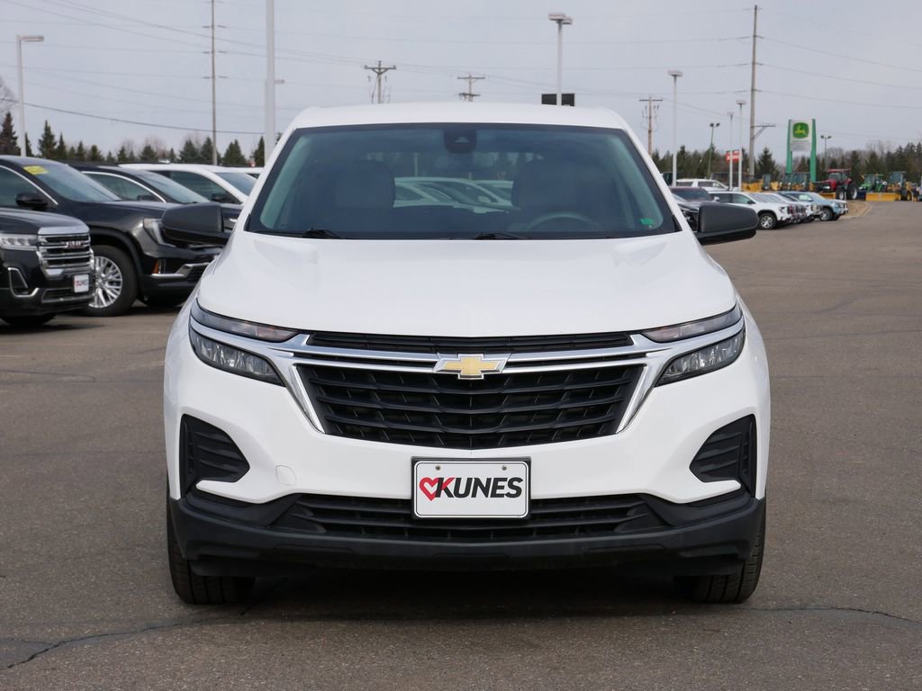 Used 2023 Chevrolet Equinox LS w/ LS Convenience Package image 2