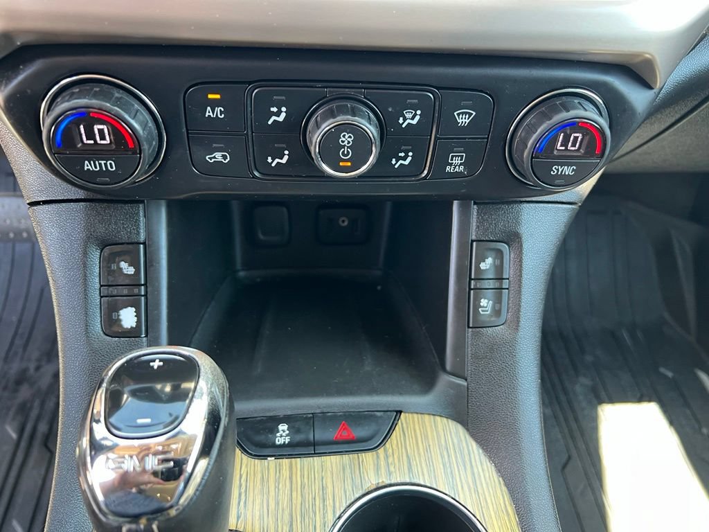 Used 2017 GMC Acadia Denali w/ Technology Package AWD/4WD image 39