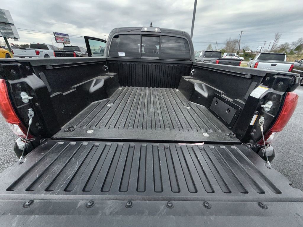 Used 2023 Toyota Tacoma SR AWD/4WD image 30