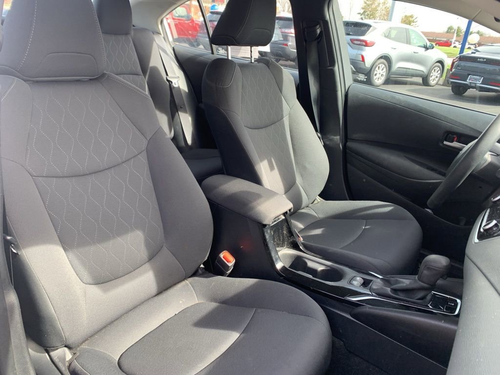 Used 2020 Toyota Corolla LE image 11